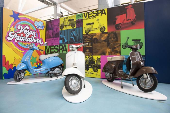 La collezione di Vespa del Museo Piaggio.