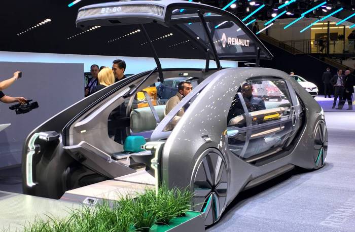La navetta Renault EZ-GO.