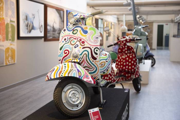 Uno spazio della mostra FuturPiaggio al Museo Piaggio.