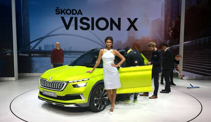Il prototipo metano-ibrido Skoda Vision X.
