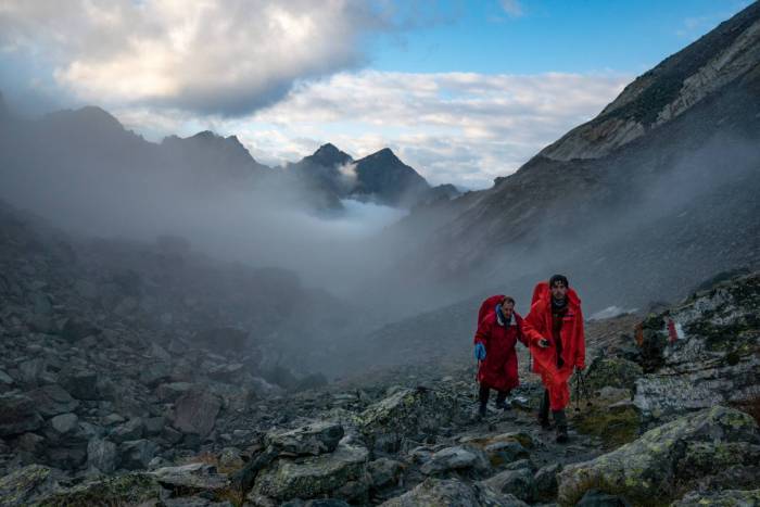 Villanova - Rif. Quintino Sella. Le cime del parco del Monviso iniziano a farsi vedere. Foto Sara Furlanetto.
