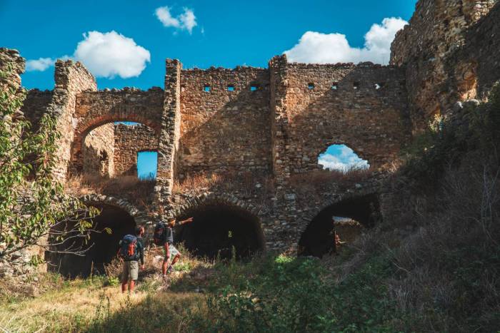 Le rovine dell'abbazia di Sant'Antuono, presso Sant'Agata di Puglia - foto Martina Stanga