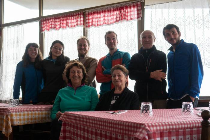  Al Rifugio Monte Beigua con la proprietaria Anna e una sua amica aiutante - foto Sara Furlanetto