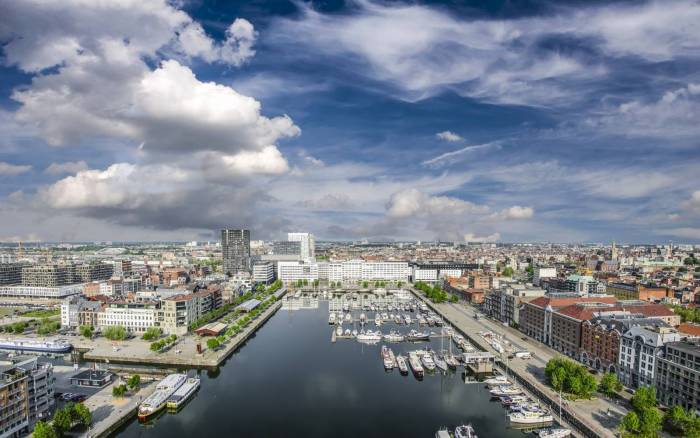 Anversa, una panoramica sul porto / foto Thinkstock