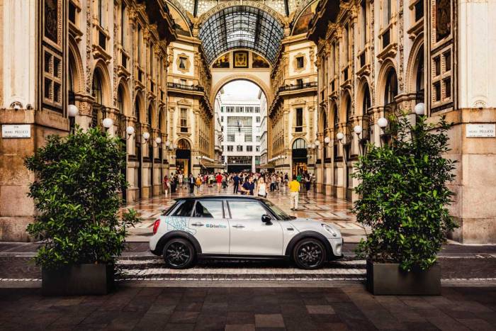 Auto di DriveNow a Milano.