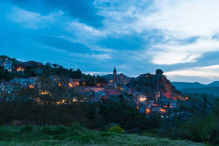 Novara di Sicilia al tramonto - foto Sara Furlanetto