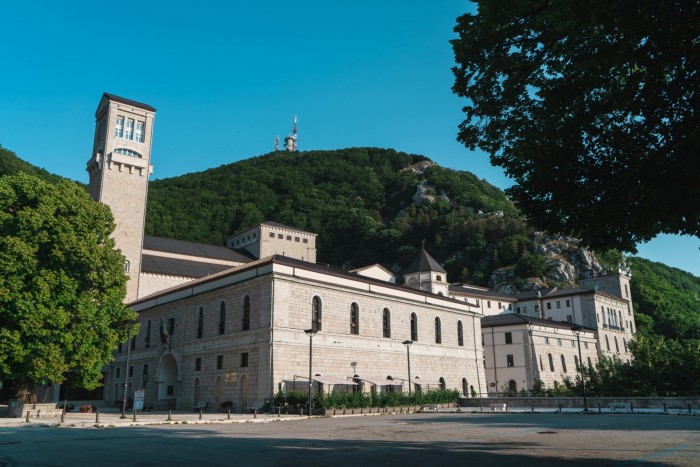  Tappa Rif. Acqua delle Vene > Santuario di Montevergine (Mercogliano). Foto Sara Furlanetto