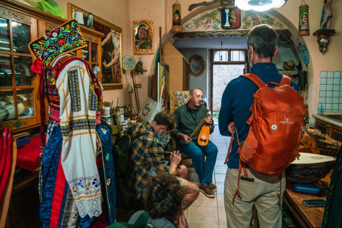 Tommaso Leone, liutaio e artigiano, a Tiriolo - foto Sara Furlanetto