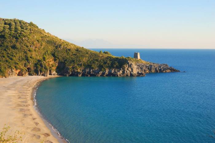 Una spiaggia di Marina di Camerota (Sa)