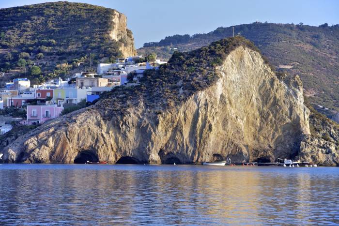 L'isola di Ponza, a sud di Roma