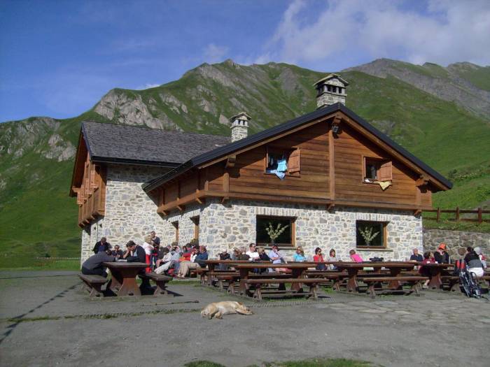 Il rifugio Bonatti in val Ferret, Valle d'Aosta