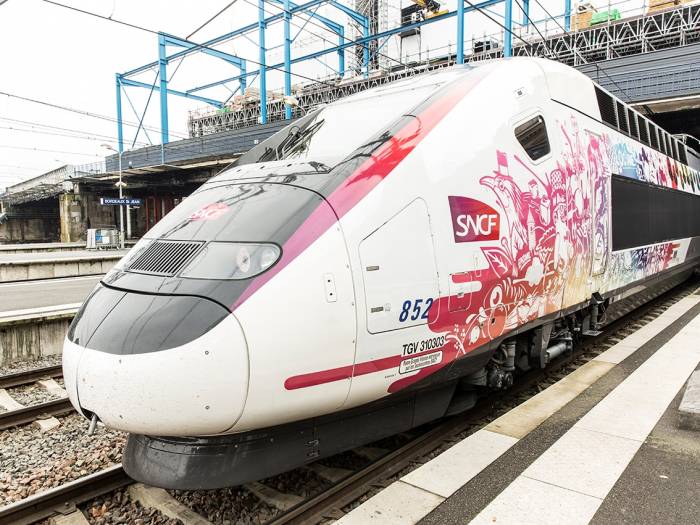 Un treno di prova alla stazione di Bordeaux.