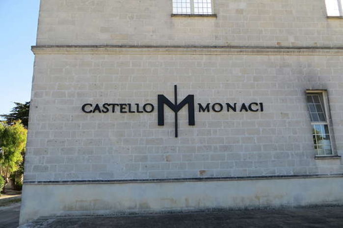 La cantina Castello Monaci a San Pancrazio Salentino (Lecce)