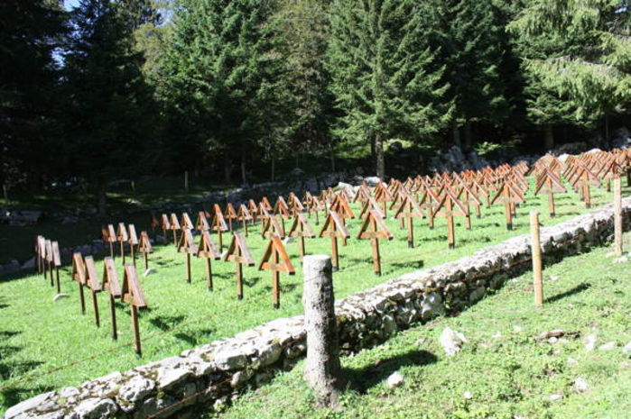 Il cimitero della Brigata Sassari.