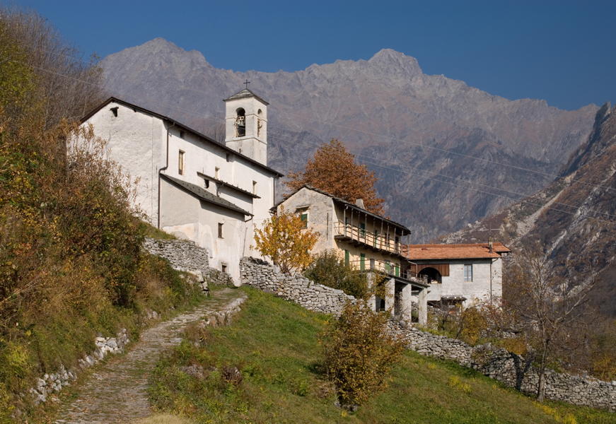 Arrivo al borgo alpino di Codera