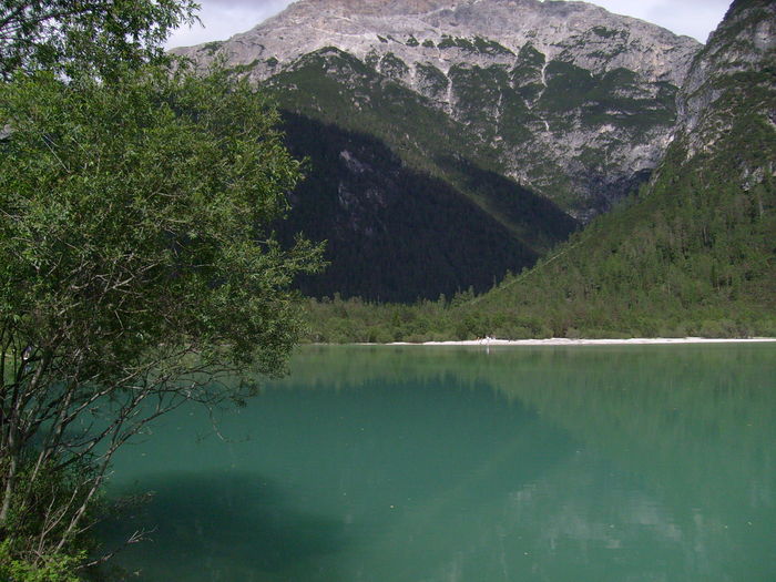 Il lago di Landro, sulla Grande Strada delle Dolomiti verso Dobbiaco