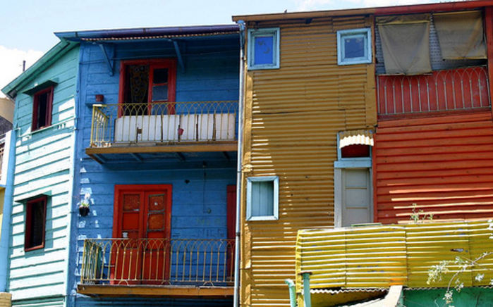 Colorful buildings in La Boca, Buenos Aires (IMG_2134a)