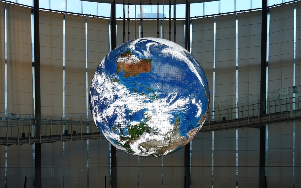 Il Miraikan, museo dedicato alle più avanzate esposizioni scientifiche