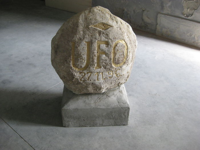 Carrara, ex laboratorio Ugo Corsi: Ufo monument, Kristina Norman