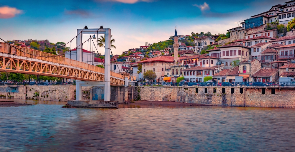 Il centro storico di Berat, città patrimonio Unesco - foto Shutterstock
