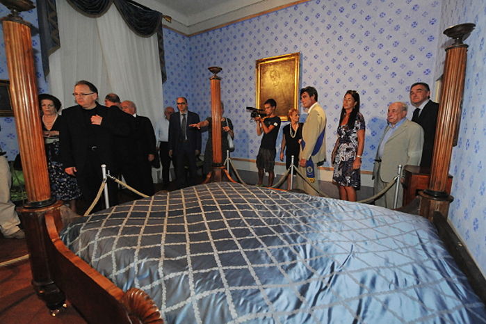 La stanza da letto in cui nacque Puccini.