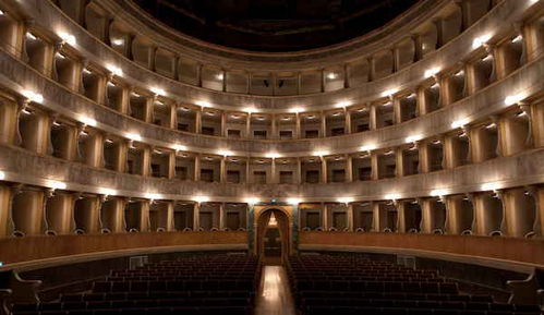A Bergamo l'arte contemporanea va a teatro