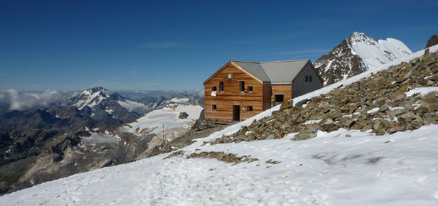 Una mostra fotografica per i 100 anni del rifugio sul Bernina