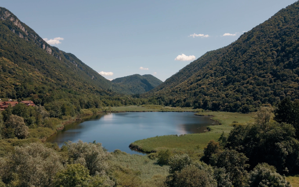 La Valganna, situata vicino al confine con la Svizzera