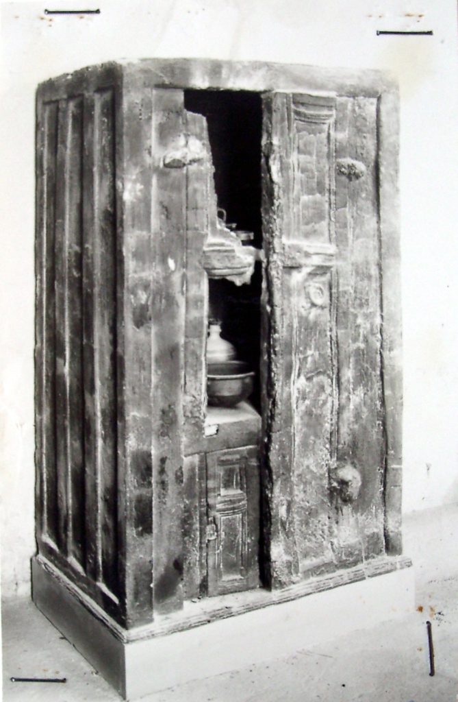 La credenza di Ercolano fotografata nel 1938