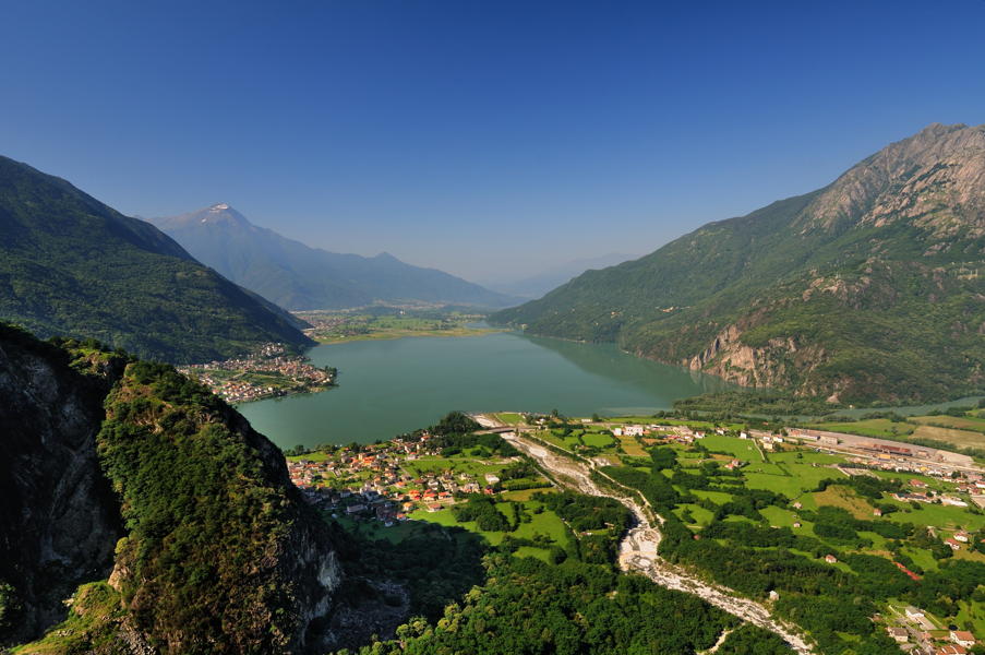 Panorama della Val Codera sopra il lago di Novate Mezzola