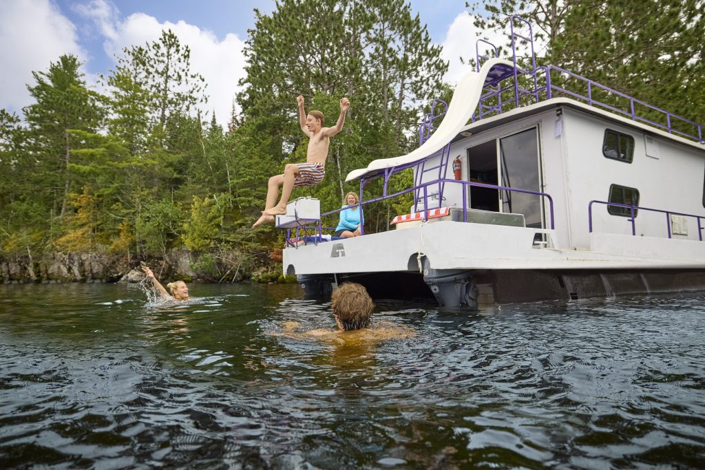 Houseboat nel Voyeageurs National Park - foto Paul Vincent/Explore Minnesota
