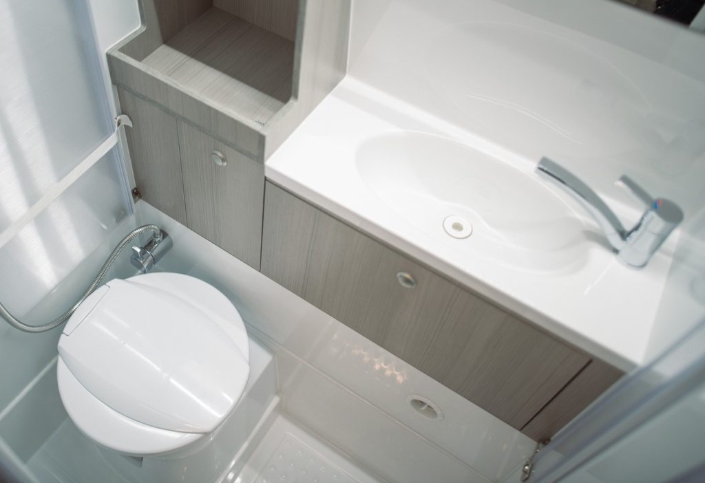 Bagni confortevoli: sono ormai lo standard sui camper
