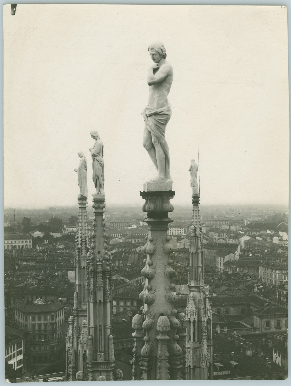 Le sculture che adornano le guglie del Duomo di Milano