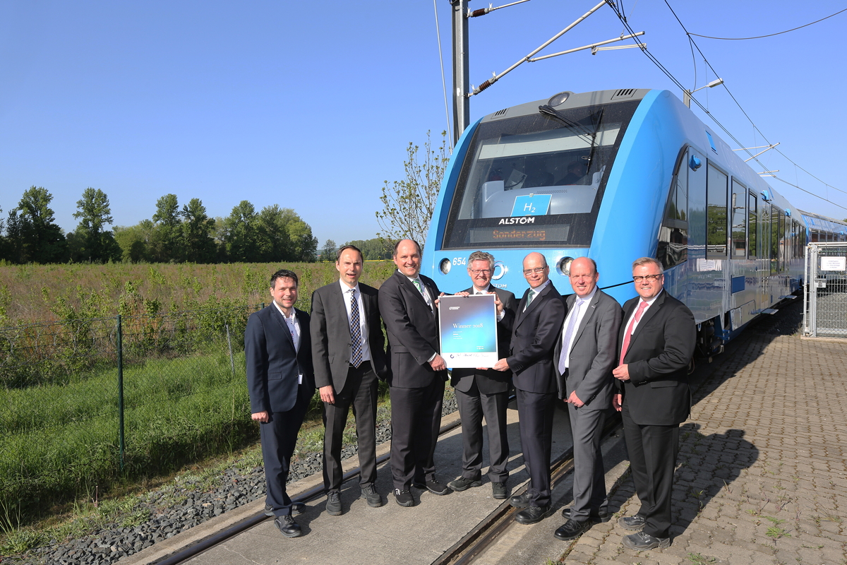 Il conferimento del Green Tech Award 2018 al team che ha sviluppato il treno iLint.