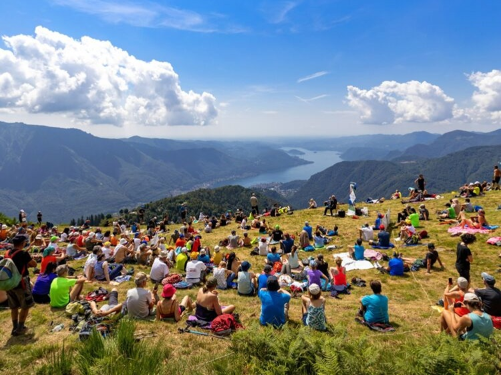 Il panorama sulla val d'Ossola durante un concerto in quota