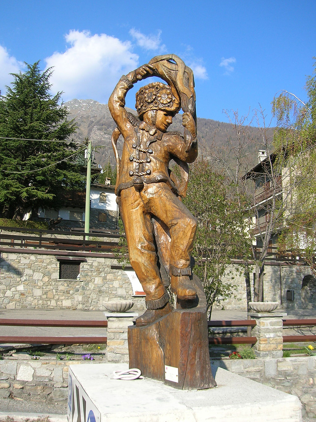 Eutrobles, scultura dedicata alle Landzette. Foto di Patafisik (http://urlin.it/54b22)