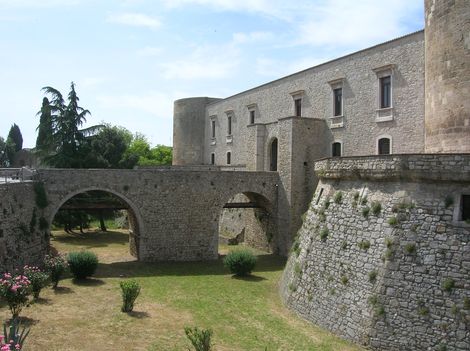 Castelli e vigneti lucani, attorno al vulcano