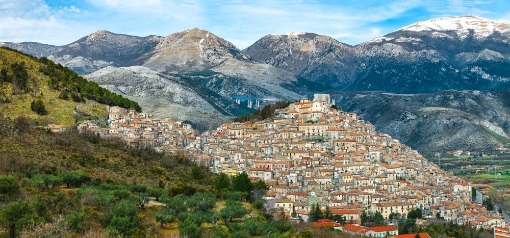 Nelle montagne del Pollino, il borgo "presepe" Morano Calabro