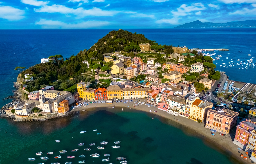 Una vista panoramica del promontorio di Sestri Levante