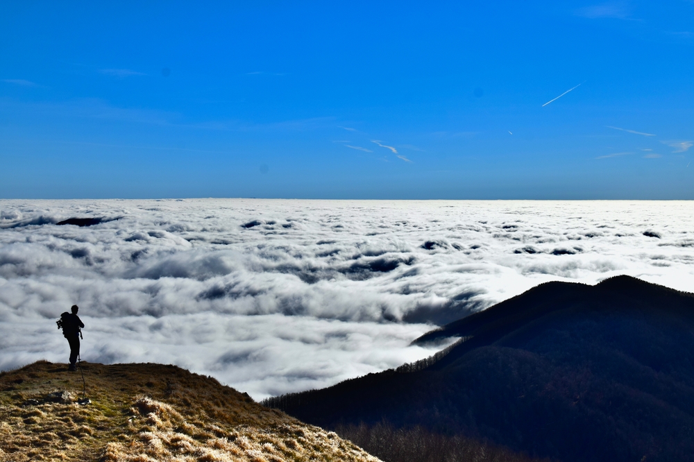 Panorama da una cima nell'Appennino Tosco-Emiliano / foto Shutterstock