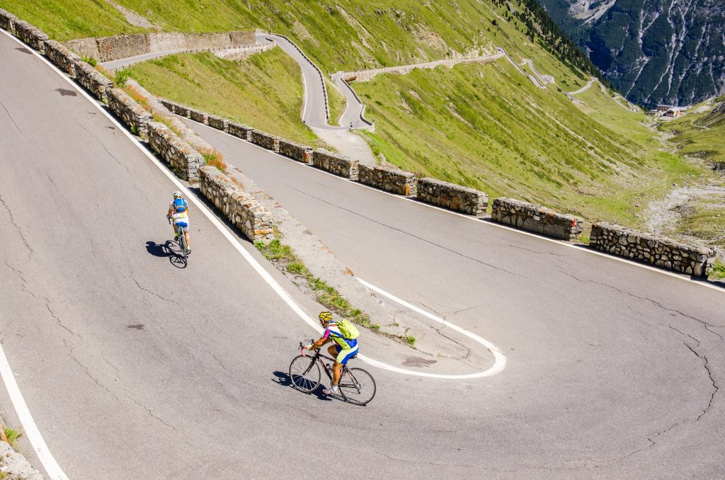 La salita del Passo dello Stelvio. Foto Shutterstock