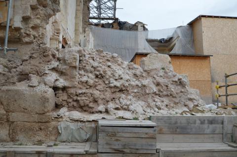 Detriti, durante il restauro della basilica di Norcia