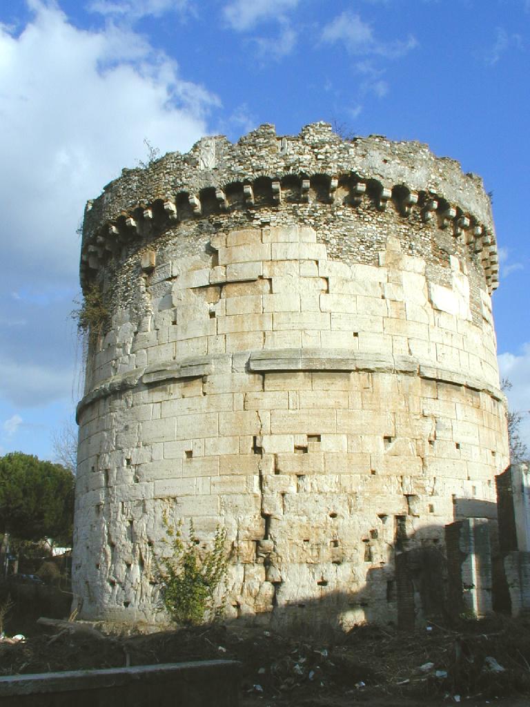 Mausoleo dei Plauzi Silvani, Tivoli - foto Wikimedia Commons