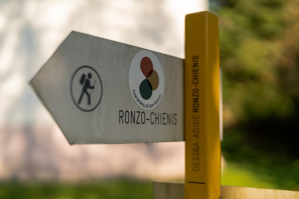 La segnaletica ufficiale del Cammino di San Rocco
